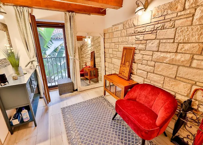 アパート Royal Mia ピラン