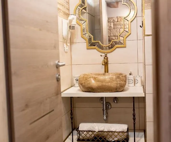 Royal Mia アパート