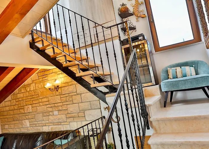 Royal Mia アパート *